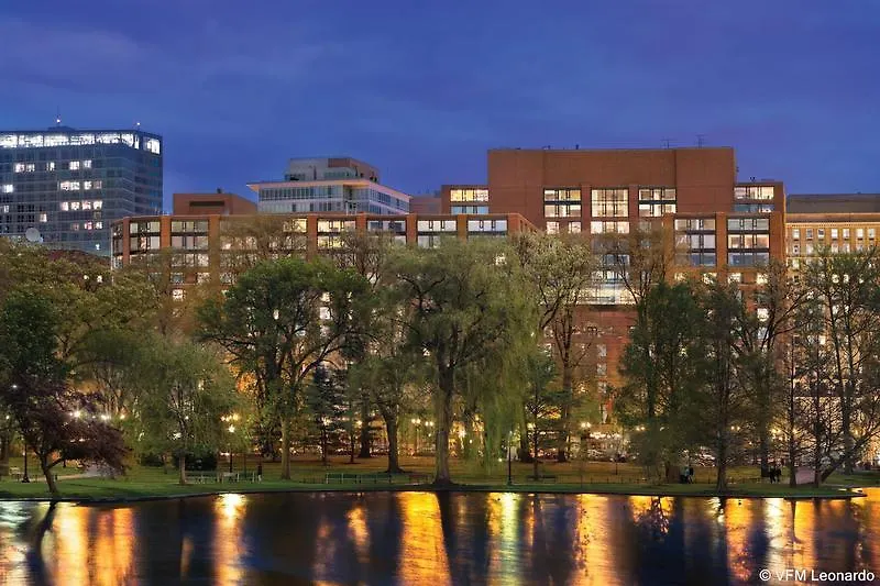 Hotel Four Seasons İçmeler